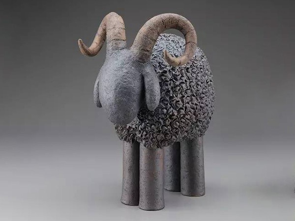 外国陶艺师作品：抽象动物